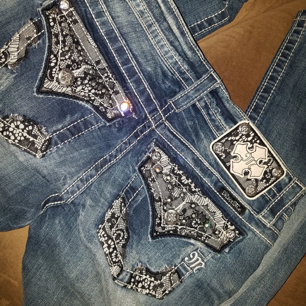 BNWT miss me Jeans cross lace size 27